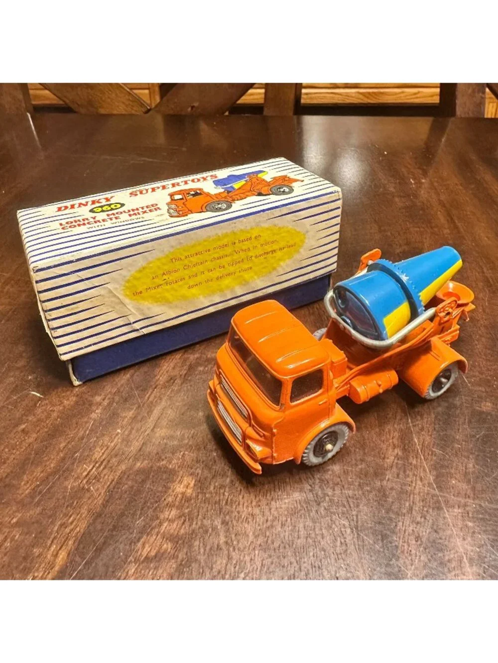 Vintage Dinky SuperToys #960 Lorry Mounted Concrete Mixer Die Cast Metal
